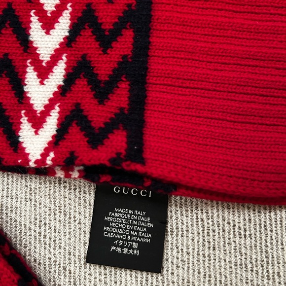 GUCCI Red/Navy zaggede Reversible Wool Knit Scarf - Authentic & with tags - Picture 4 of 5